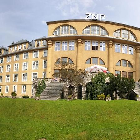 Nauczycielskie Centrum ザコパネ エクステリア 写真